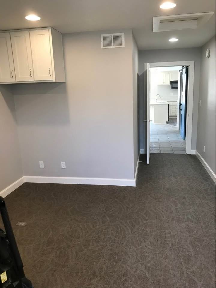 406 S Howard St - Photo 2 of 8