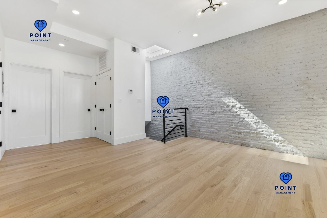 86 Chelsea - Photo 3 of 24