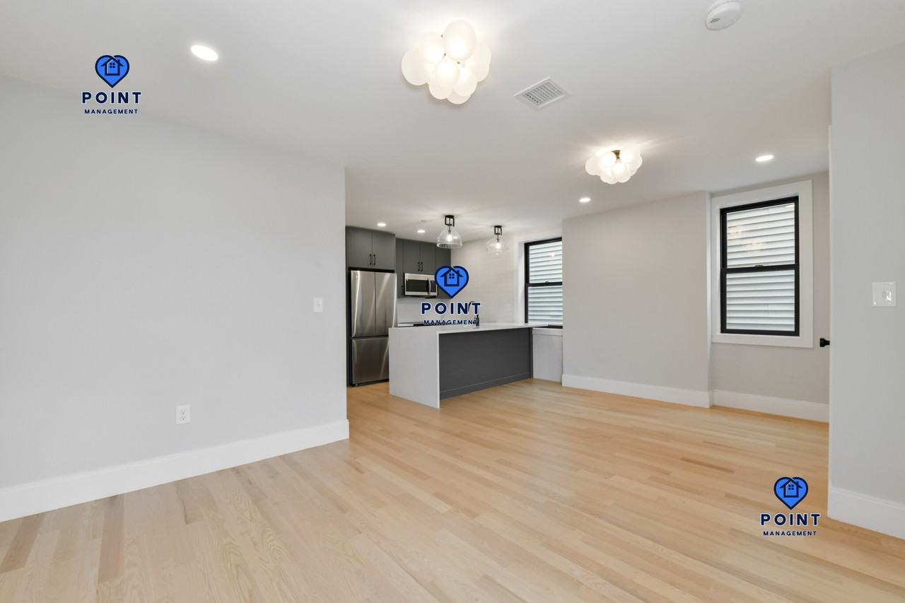 516 Sumner - Photo 5 of 17