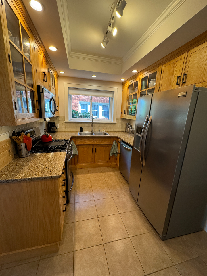 1364 Neel St - Photo 6 of 20