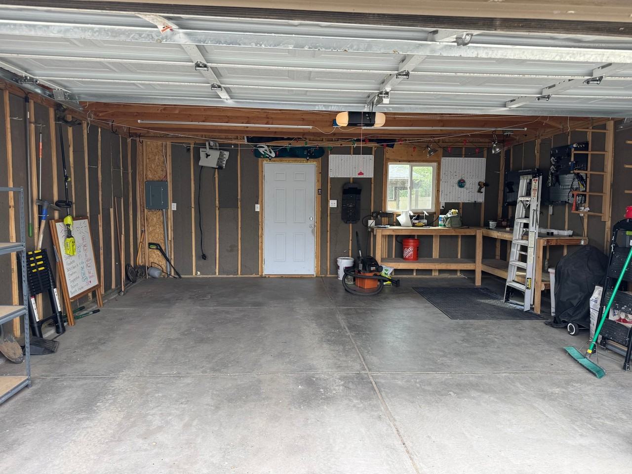 1216 Kingston St - Photo 2 of 2