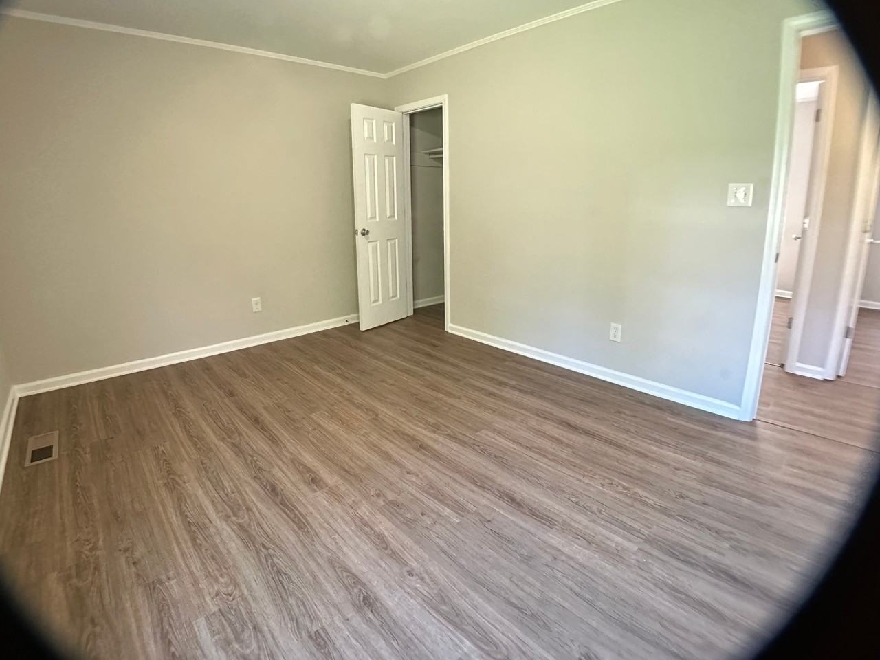 1806 Alpine Dr - Photo 3 of 12