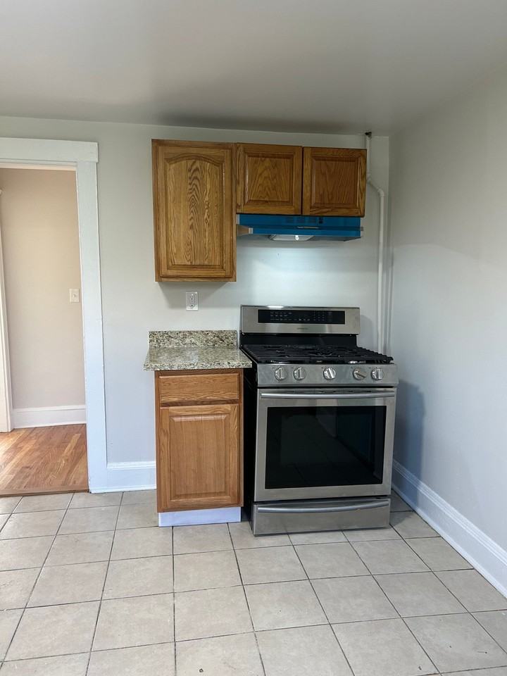 67 Stanley St #1 - Photo 5 of 12