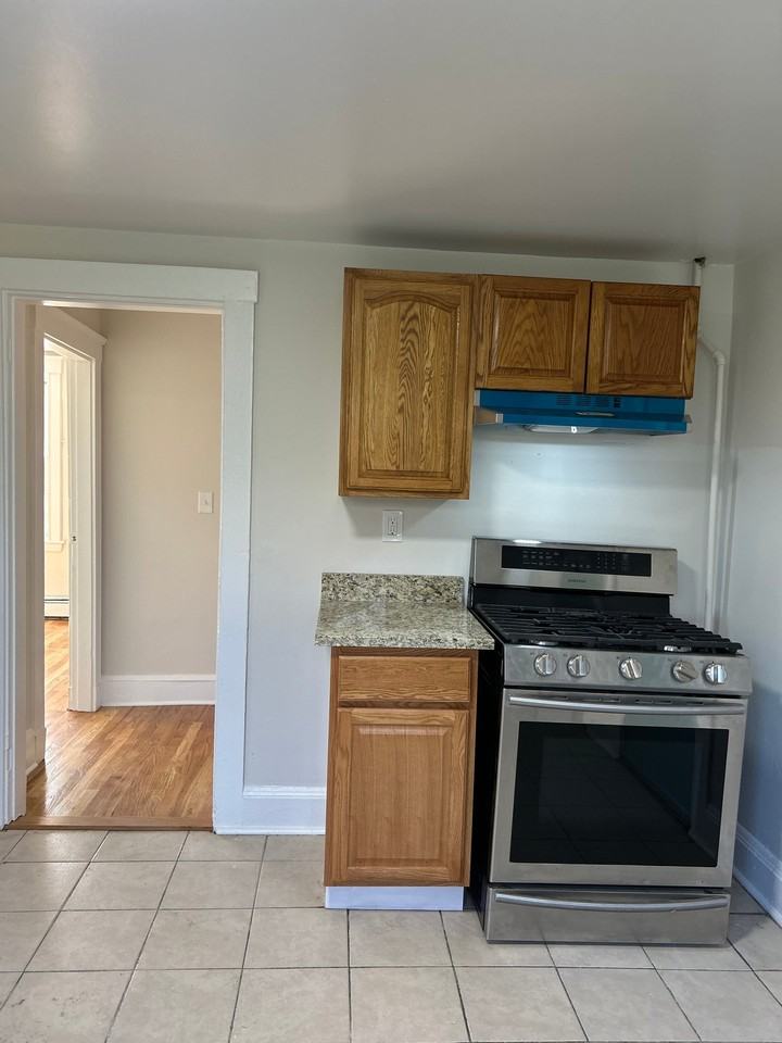 67 Stanley St #1 - Photo 7 of 12
