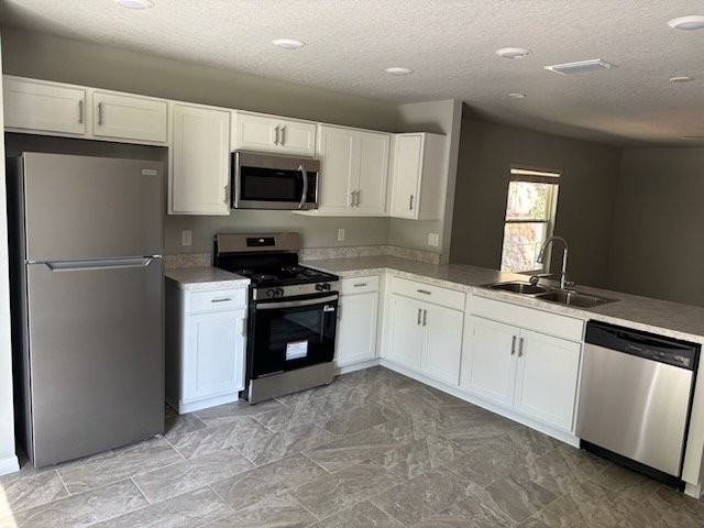 611 Kingston Ave - Photo 5 of 6