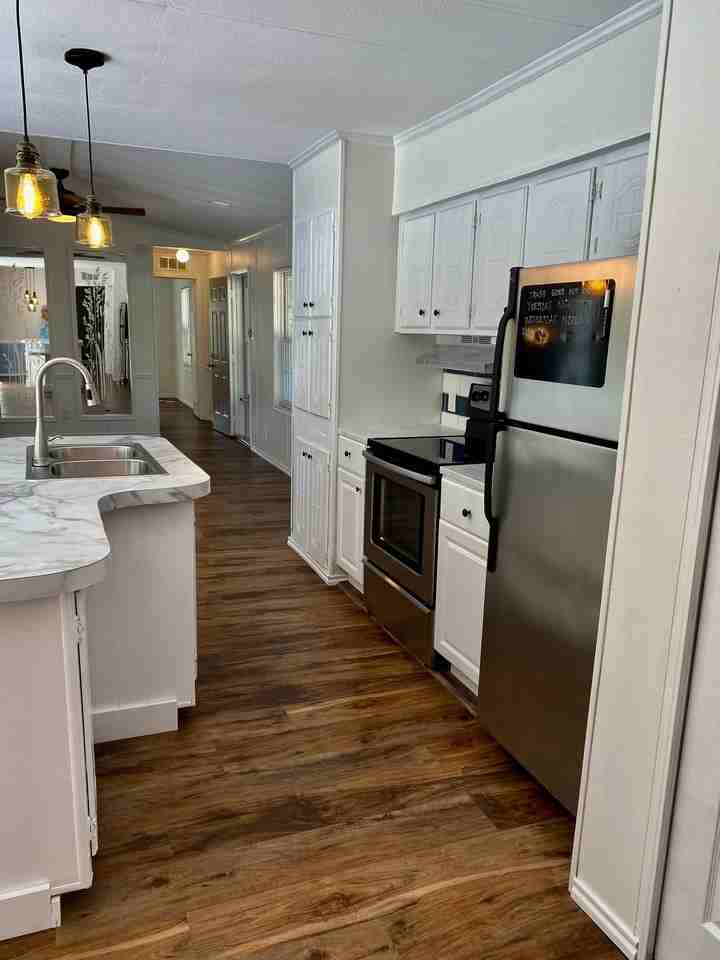 114 Heathcliff Rd - Photo 5 of 17