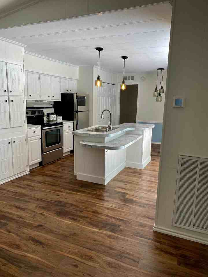 114 Heathcliff Rd - Photo 6 of 17