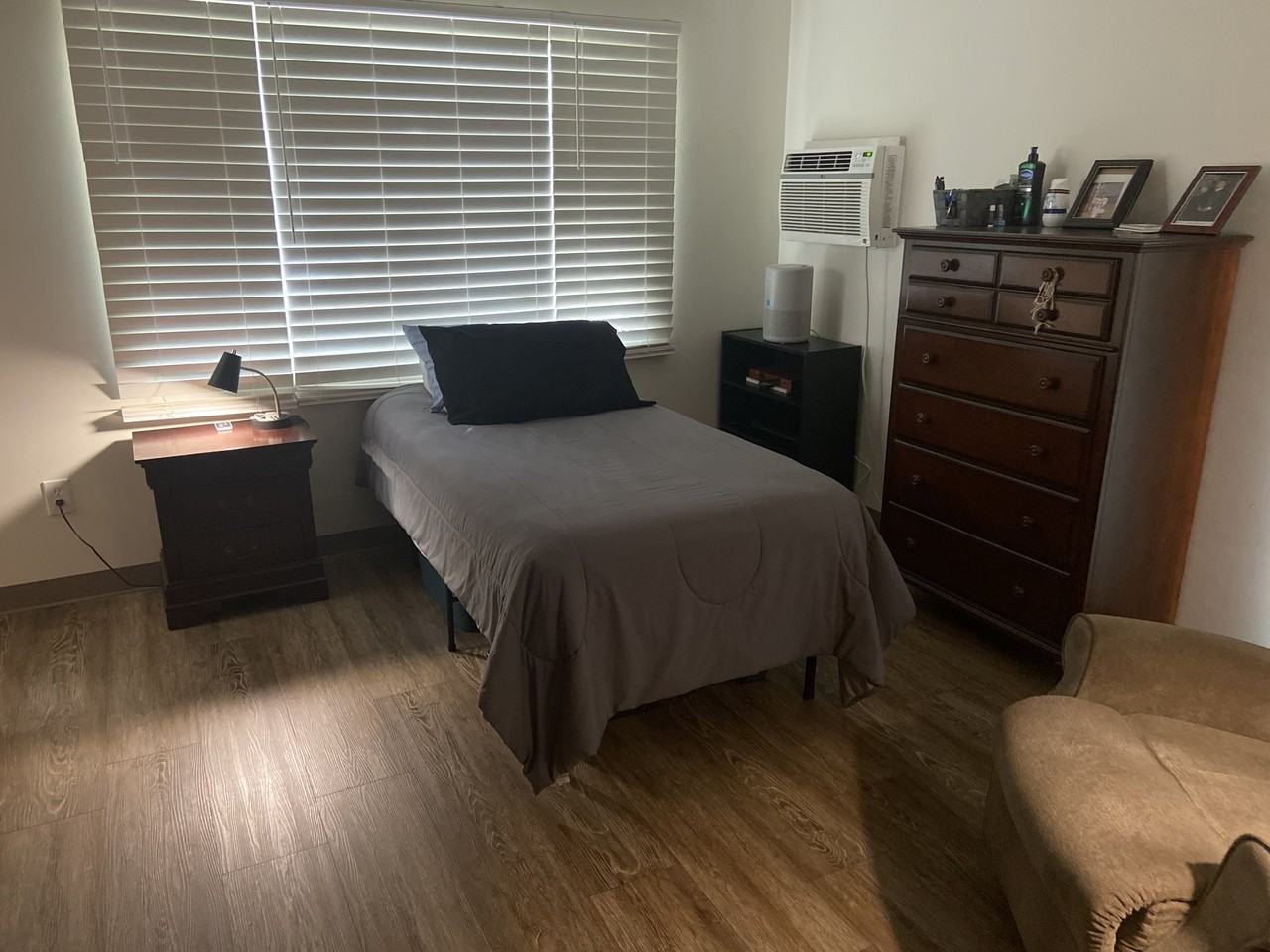 4937 Olivewood Ave - Photo 3 of 7