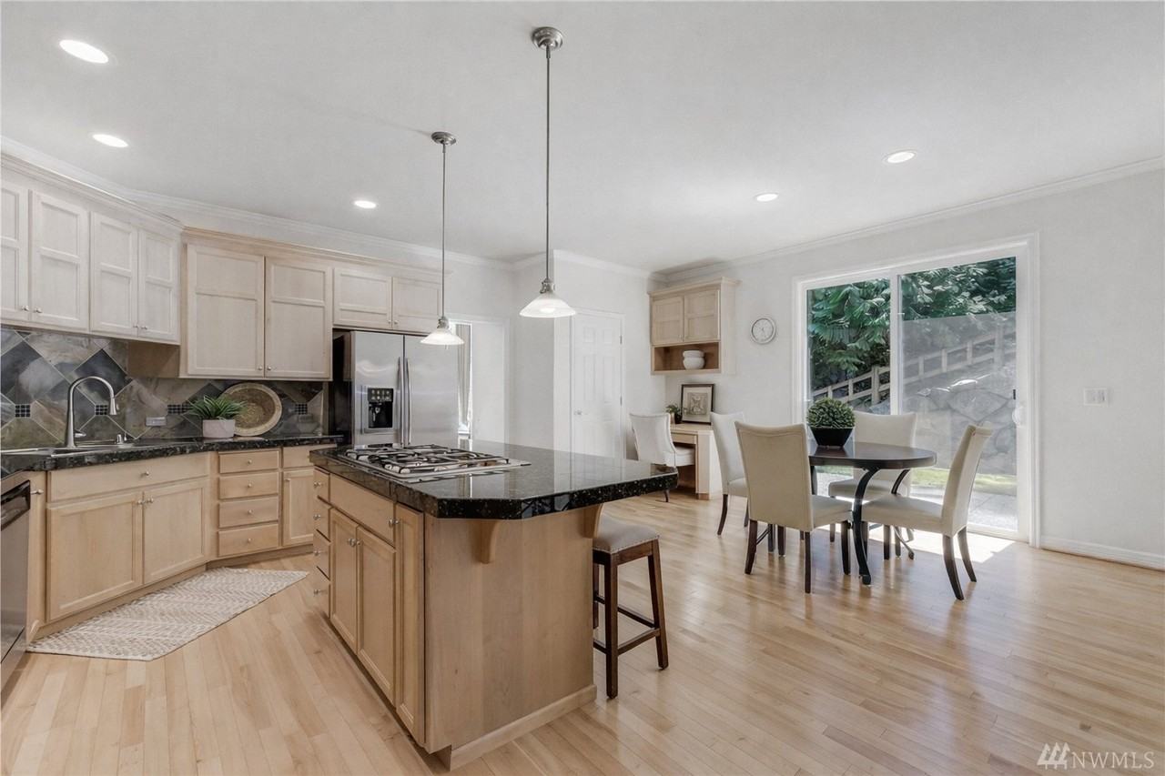 26025 Se 23rd Pl - Photo 5 of 10