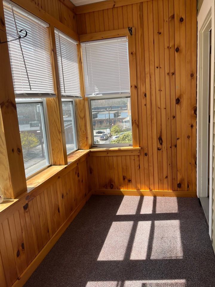 19 King Philip Rd - Photo 4 of 4