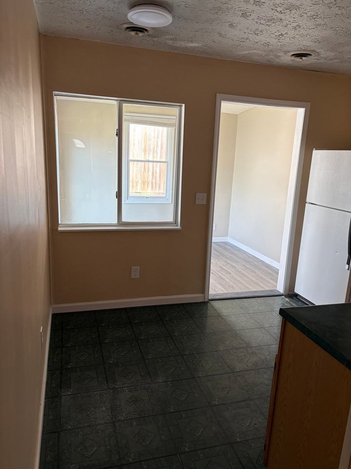 132 Mann Ave #B - Photo 3 of 4