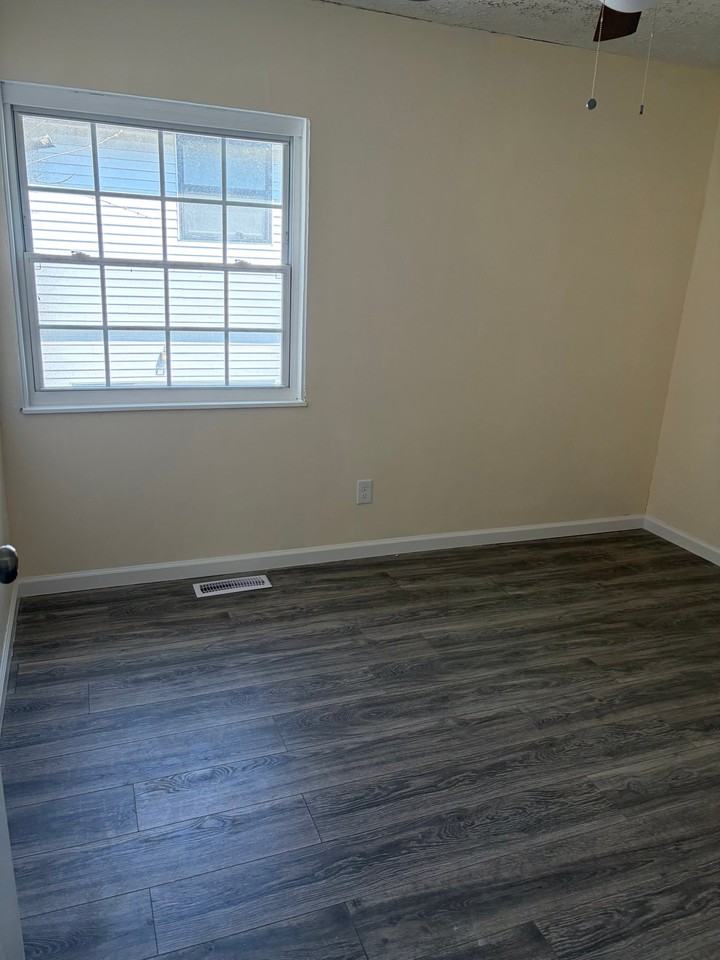 132 Mann Ave #B - Photo 4 of 4