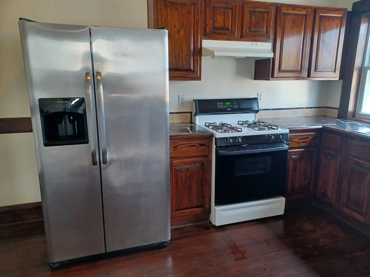 306 Madison Ave - Photo 3 of 20