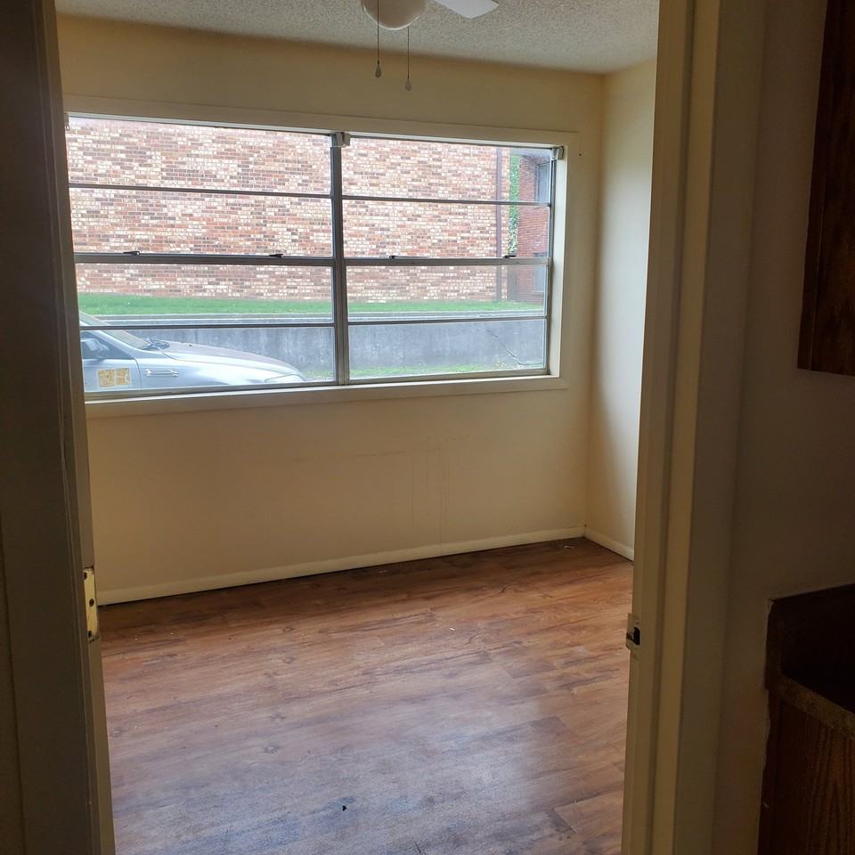 1234 E Elm St #F17 - Photo 2 of 5