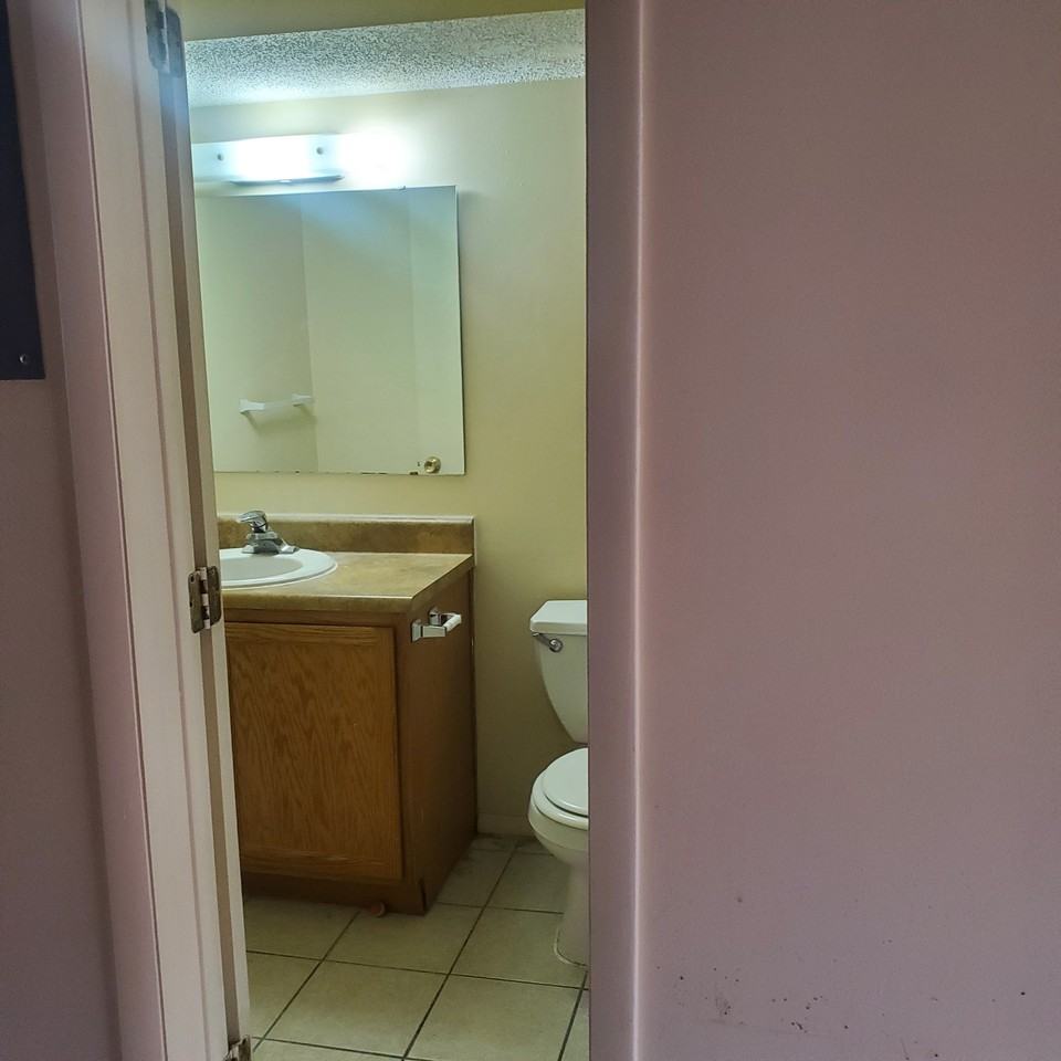 1234 E Elm St #F17 - Photo 3 of 5