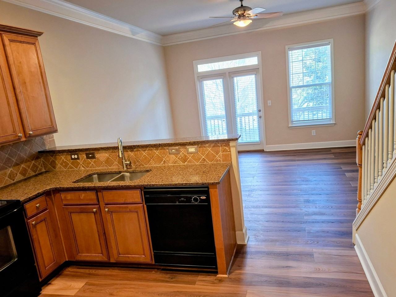 2043 Cobblestone Cir Ne - Photo 2 of 12
