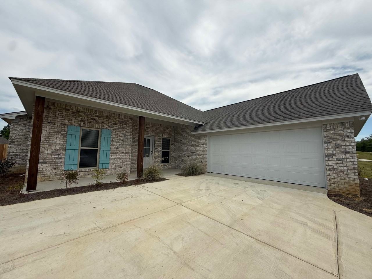 110 Madisonville Dr - Photo 2 of 21