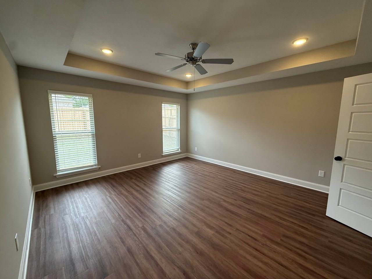 110 Madisonville Dr - Photo 7 of 21