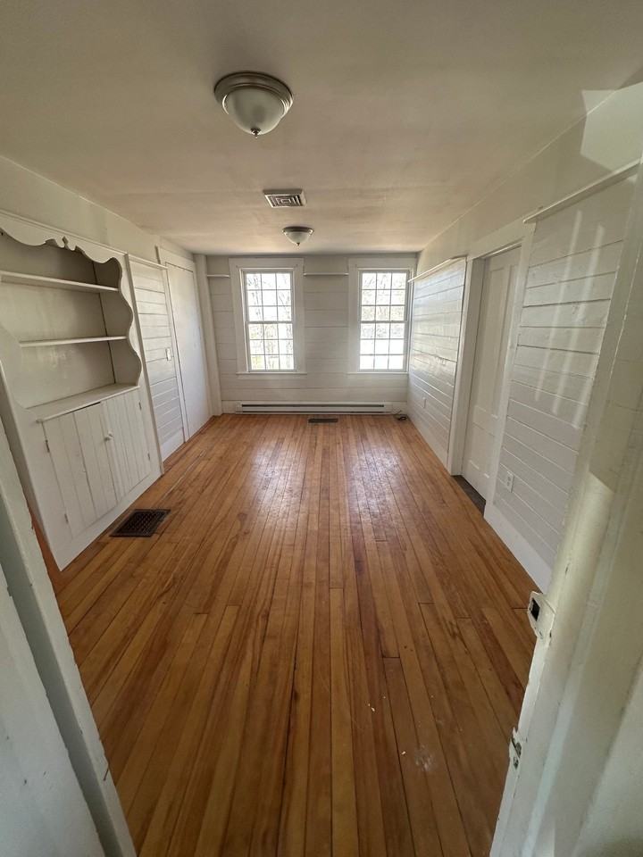 546 Canaan St #1 - Photo 2 of 6