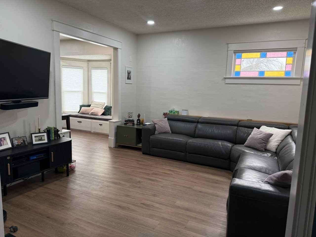 801 Guernsey St - Photo 4 of 16