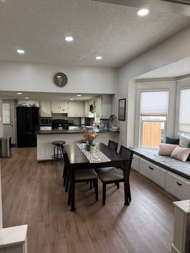 801 Guernsey St - Photo 5 of 16