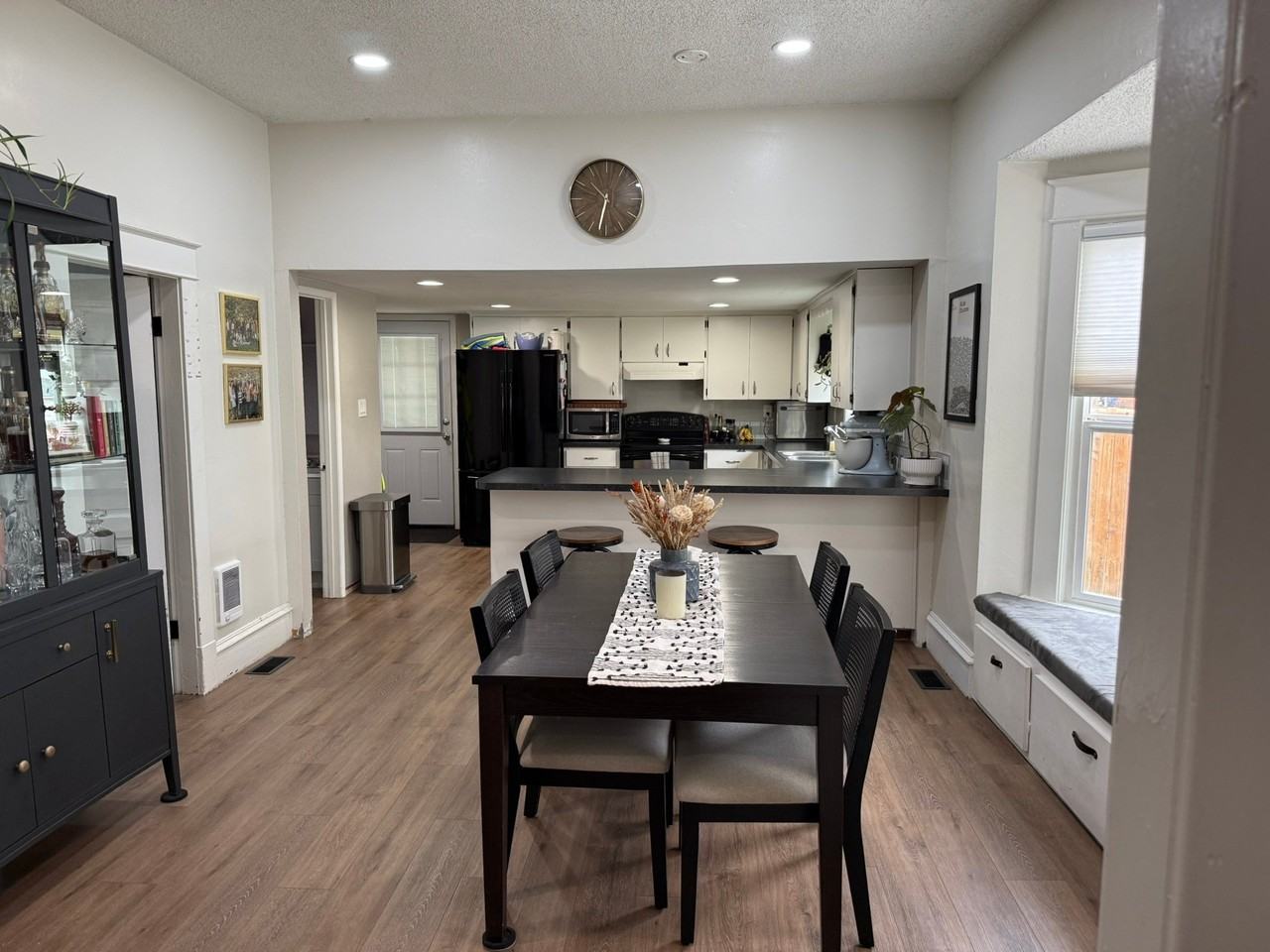 801 Guernsey St - Photo 6 of 16