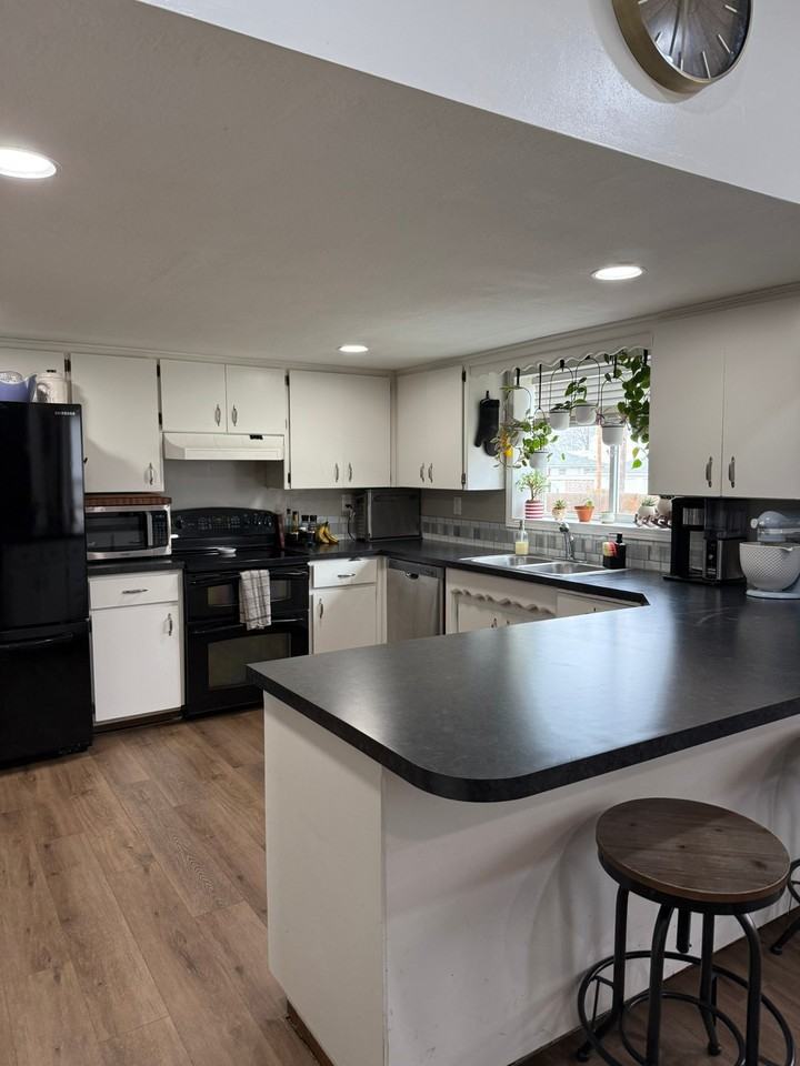 801 Guernsey St - Photo 7 of 16