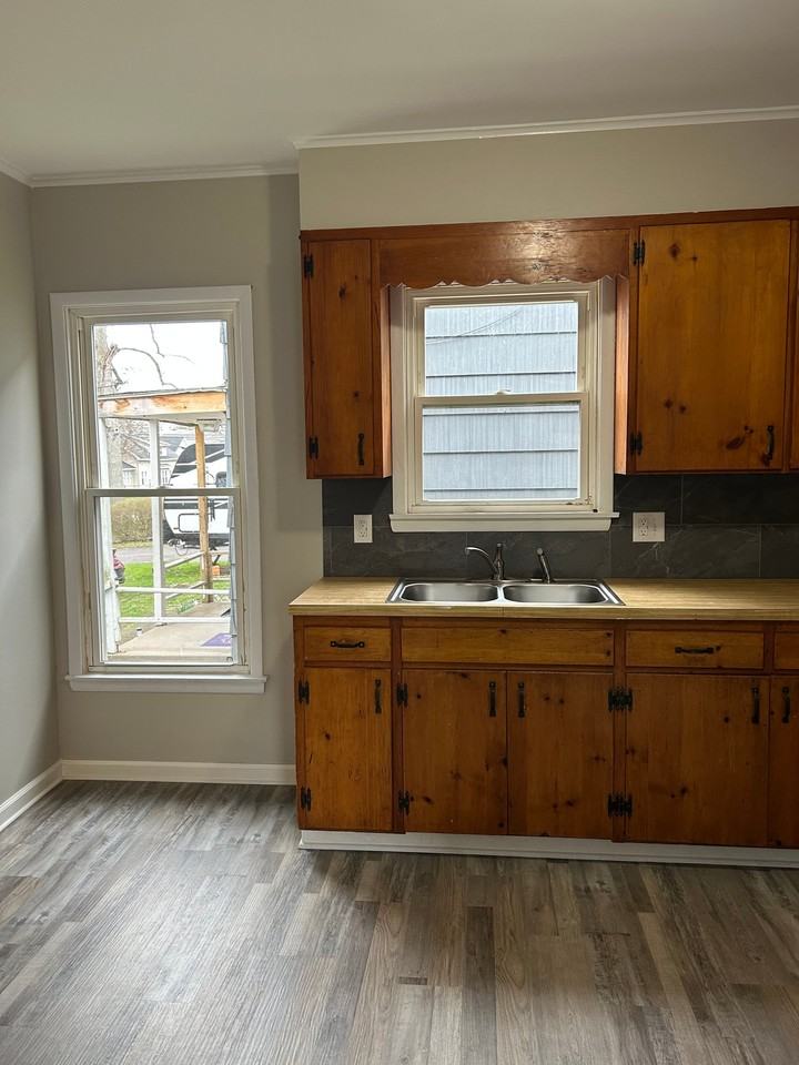 112 W 3rd St N #1 - Photo 2 of 21