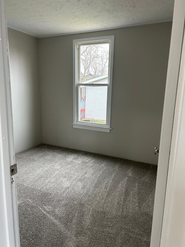 112 W 3rd St N #1 - Photo 6 of 21