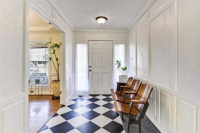 309 Stiles Dr - Photo 2 of 20