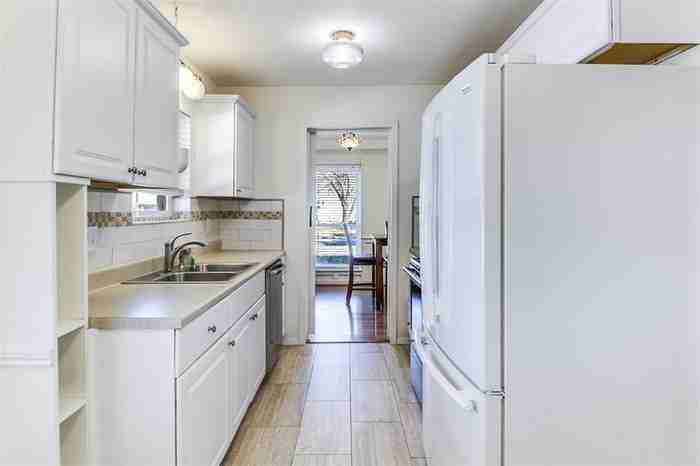 309 Stiles Dr - Photo 5 of 20