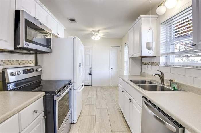 309 Stiles Dr - Photo 7 of 20