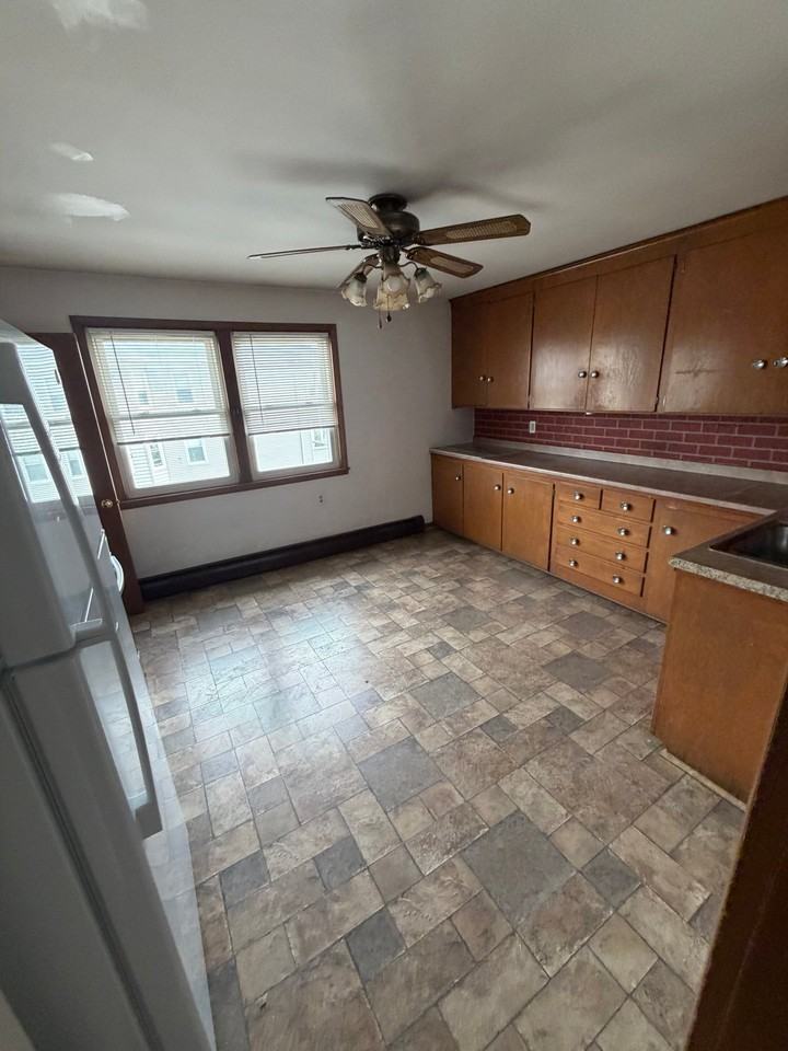 100 Pilgrim Ave #2 - Photo 2 of 13