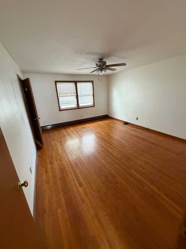 100 Pilgrim Ave #2 - Photo 4 of 13