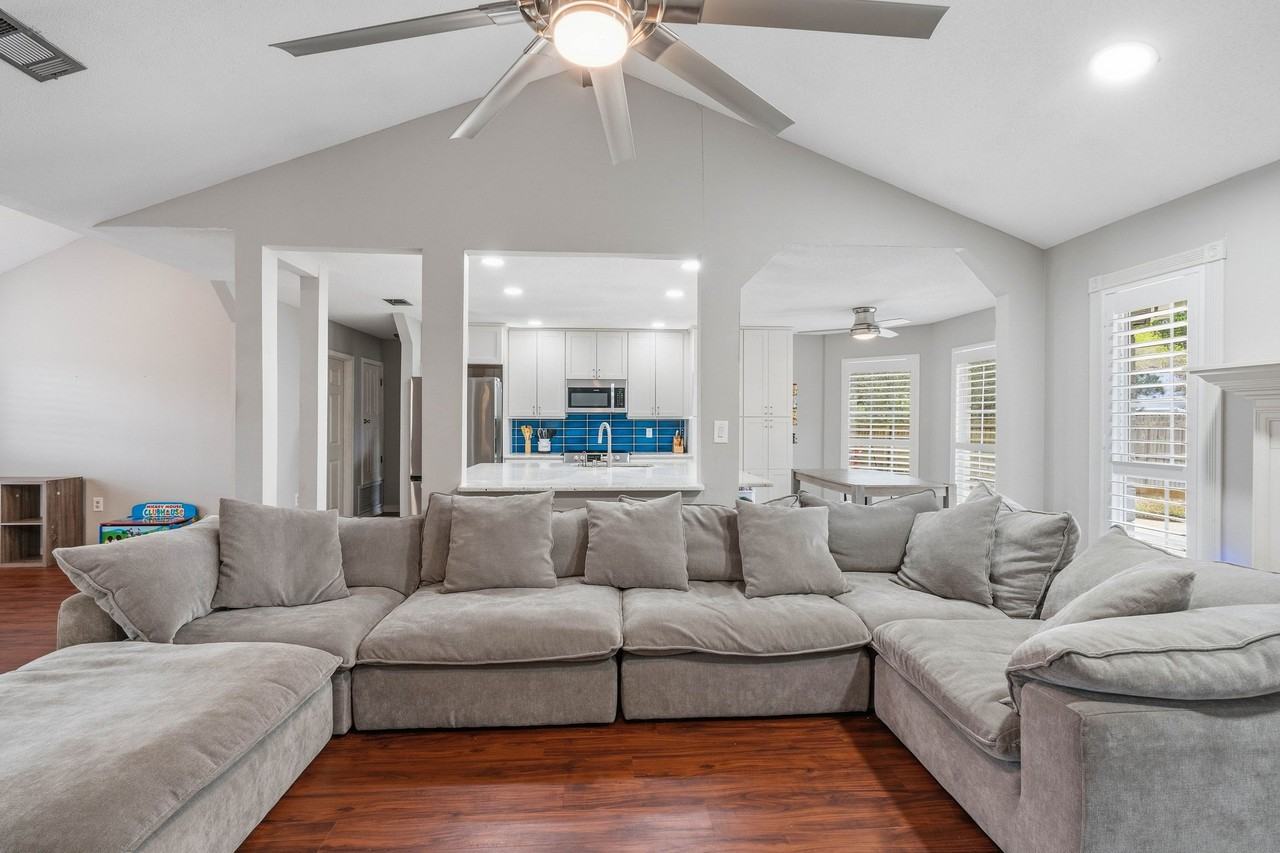 2187 Calle De Castelar - Photo 6 of 20