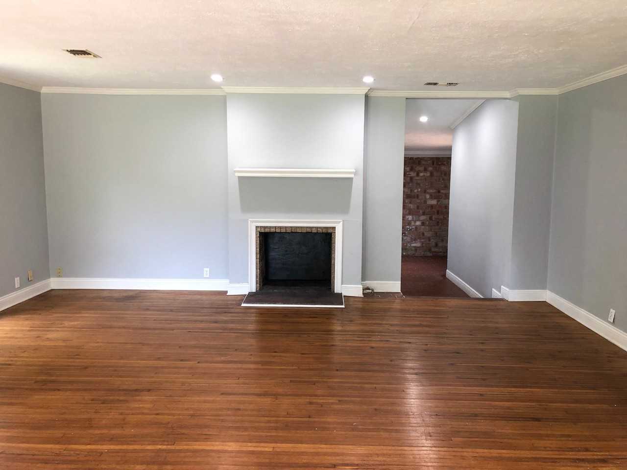 802 S Texas St - Photo 5 of 15