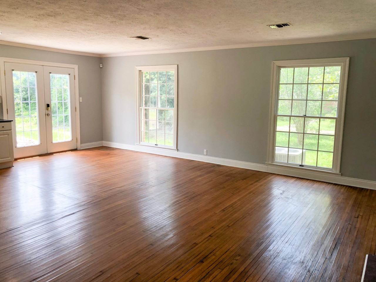 802 S Texas St - Photo 7 of 15