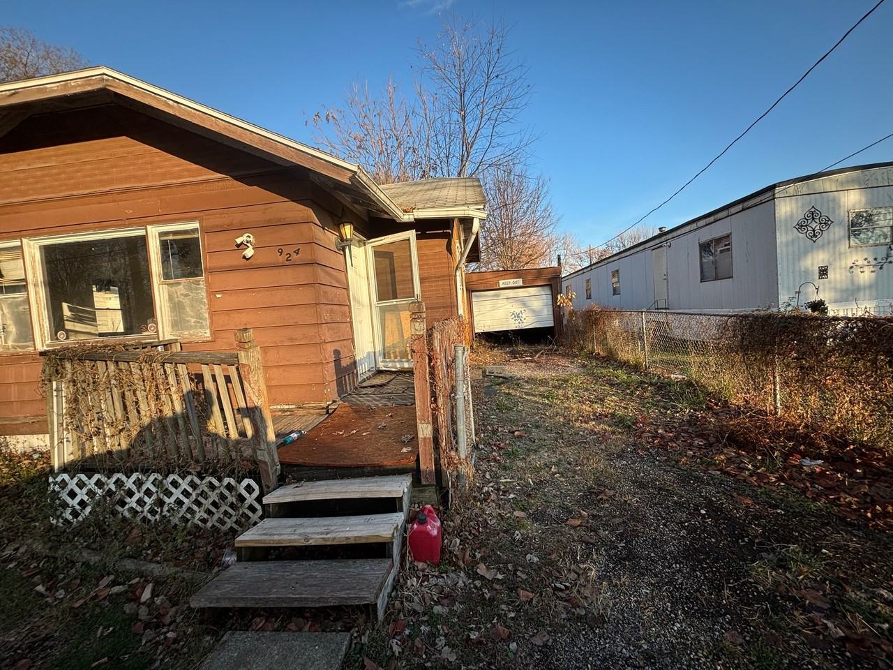 924 N Edmond St - Photo 3 of 15