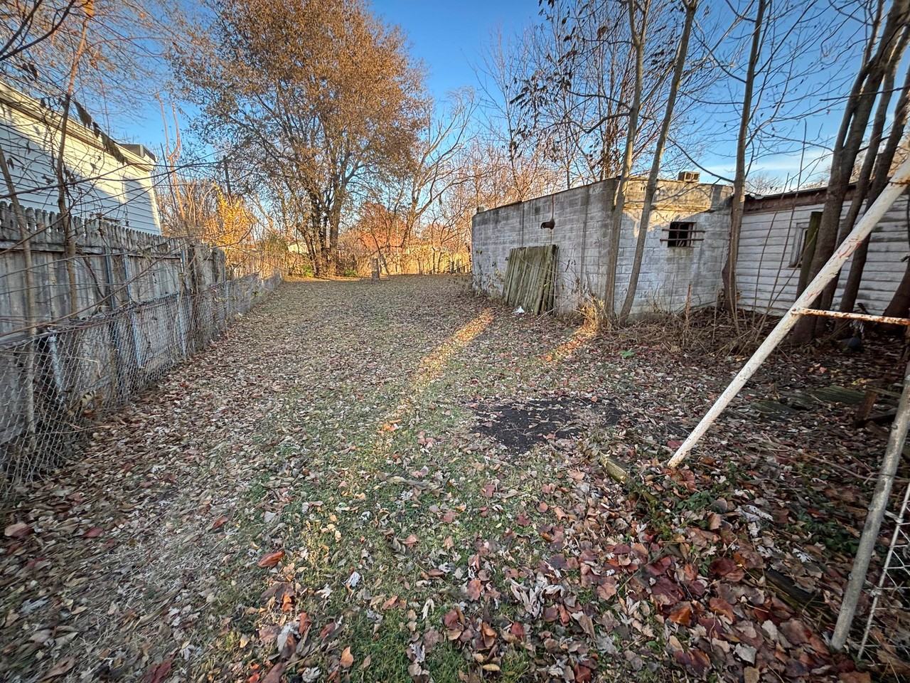 924 N Edmond St - Photo 5 of 15