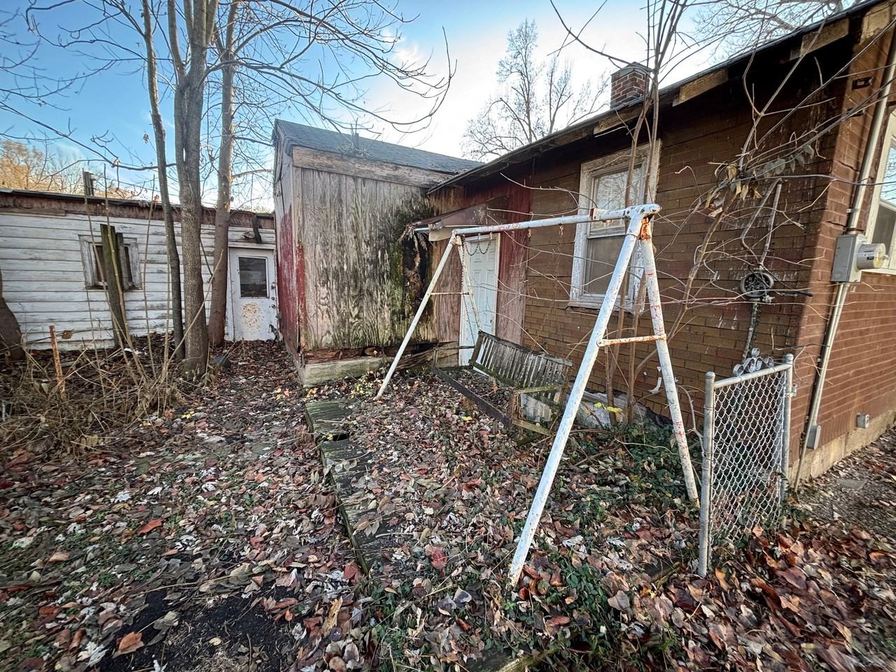 924 N Edmond St - Photo 6 of 15