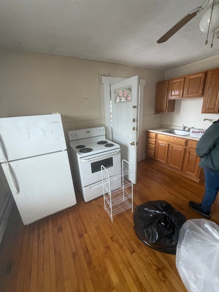 63 Highland St #9 - Photo 4 of 6