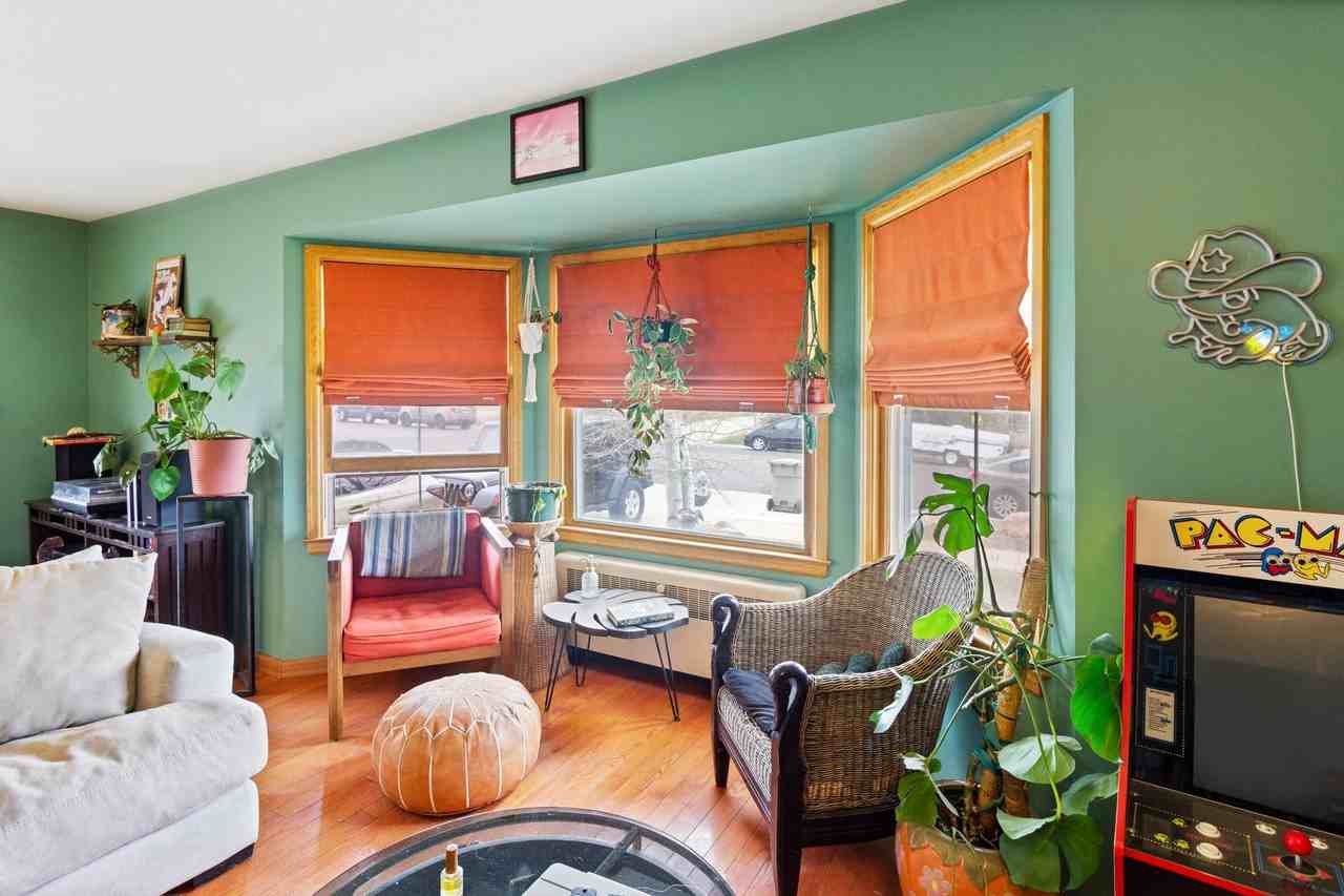 1109 E Flint St - Photo 4 of 19