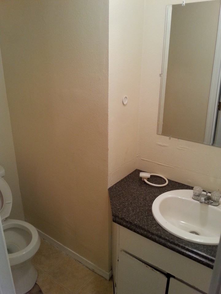 2101 Elm St Se #A - Photo 6 of 18