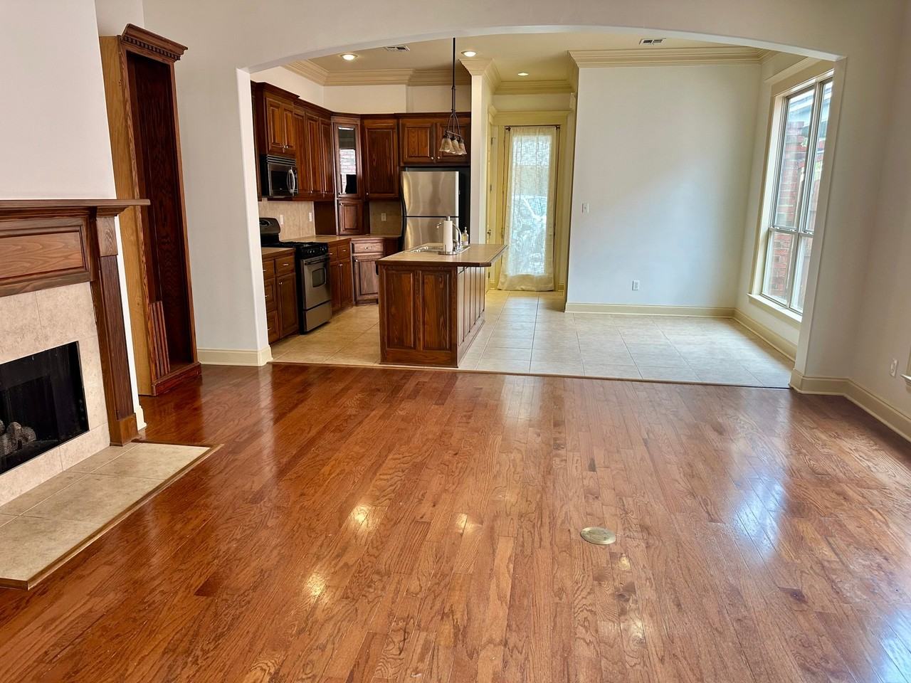 119 Coconut Grove Cir - Photo 3 of 17