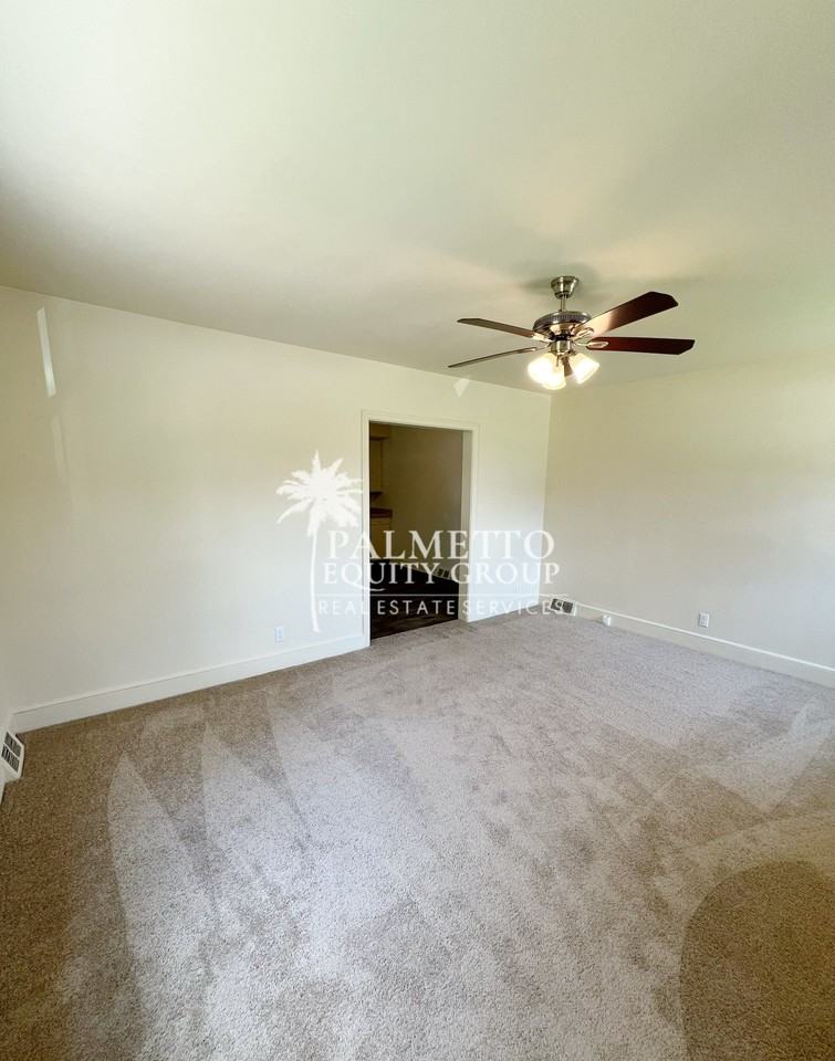 405 Richardson Ave #A - Photo 2 of 12