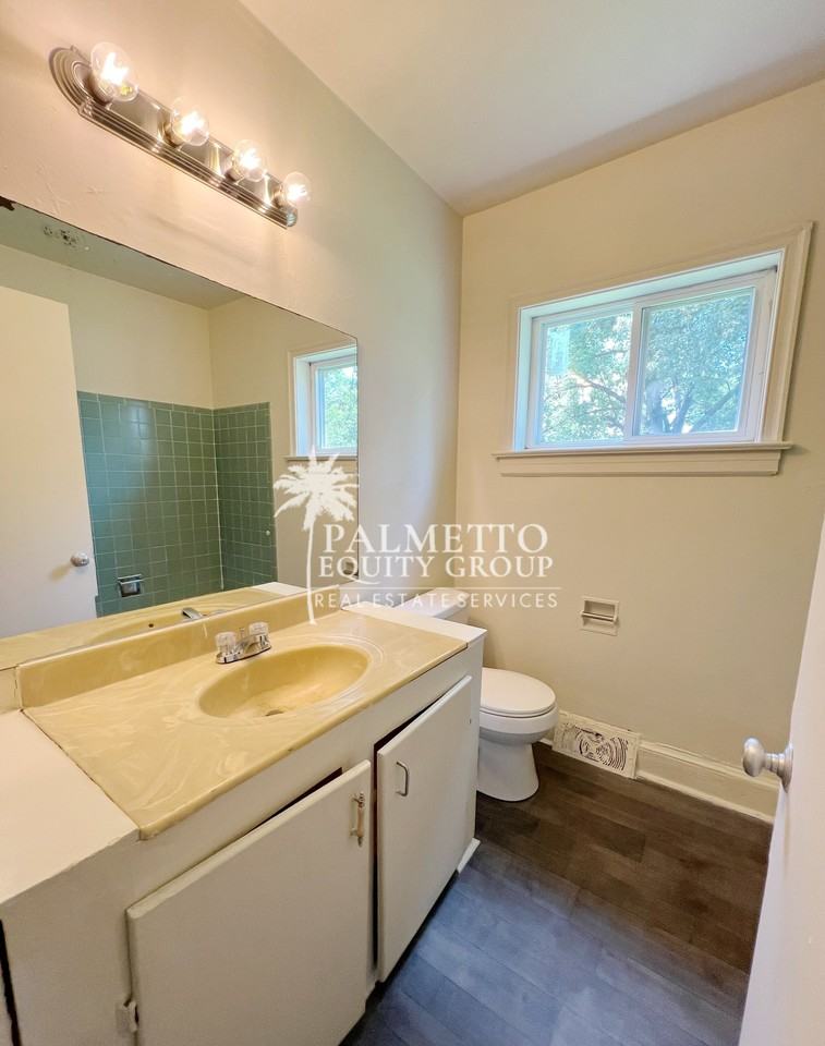 405 Richardson Ave #A - Photo 7 of 12