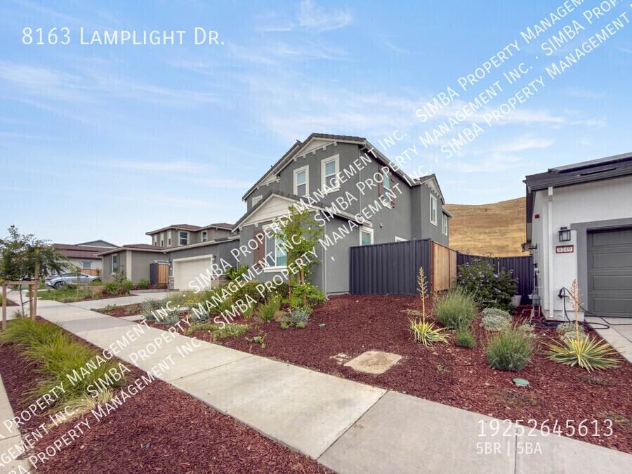 8163 Lamplight Dr - Photo 3 of 50