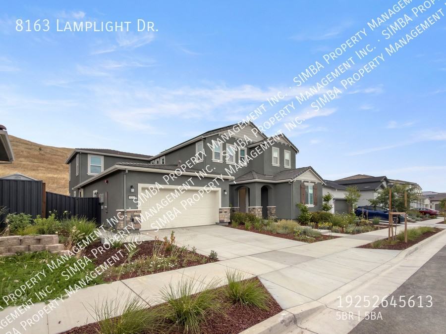 8163 Lamplight Dr - Photo 4 of 50