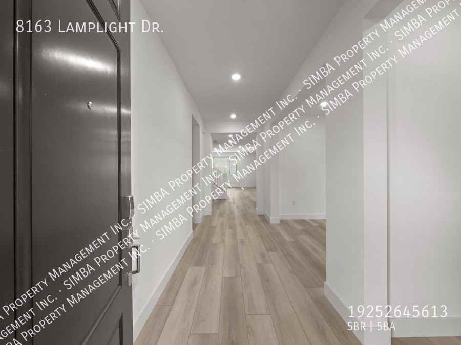 8163 Lamplight Dr - Photo 5 of 50