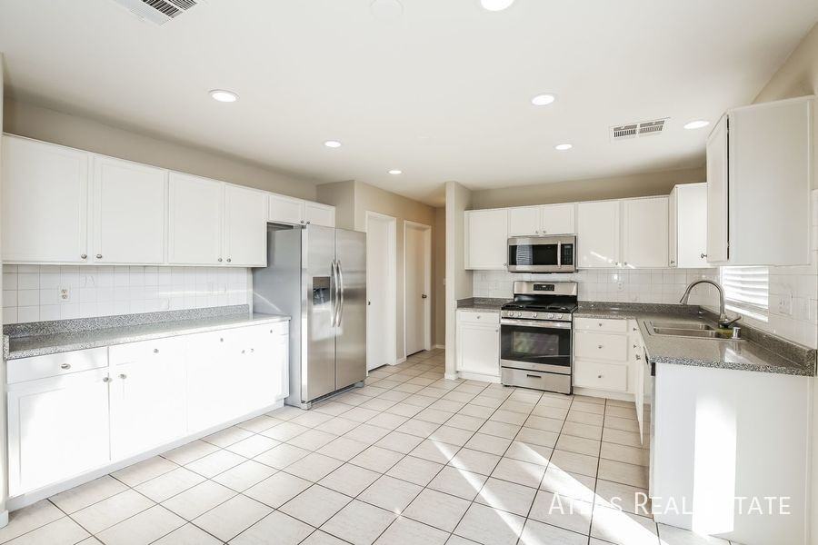 4367 Sunrise Shores Ave - Photo 6 of 21